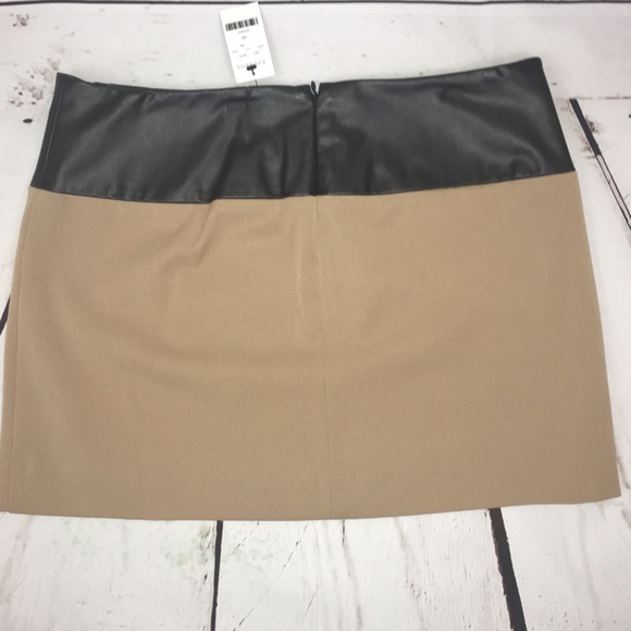 Express Minus The Leather Tan and Black Mini Skirt - Picture 2 of 6